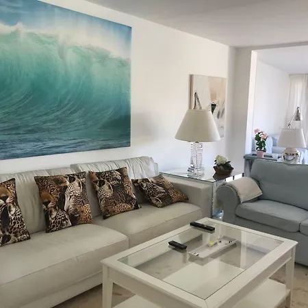 Parque Montecarlo Luxury Apartment Feriehus